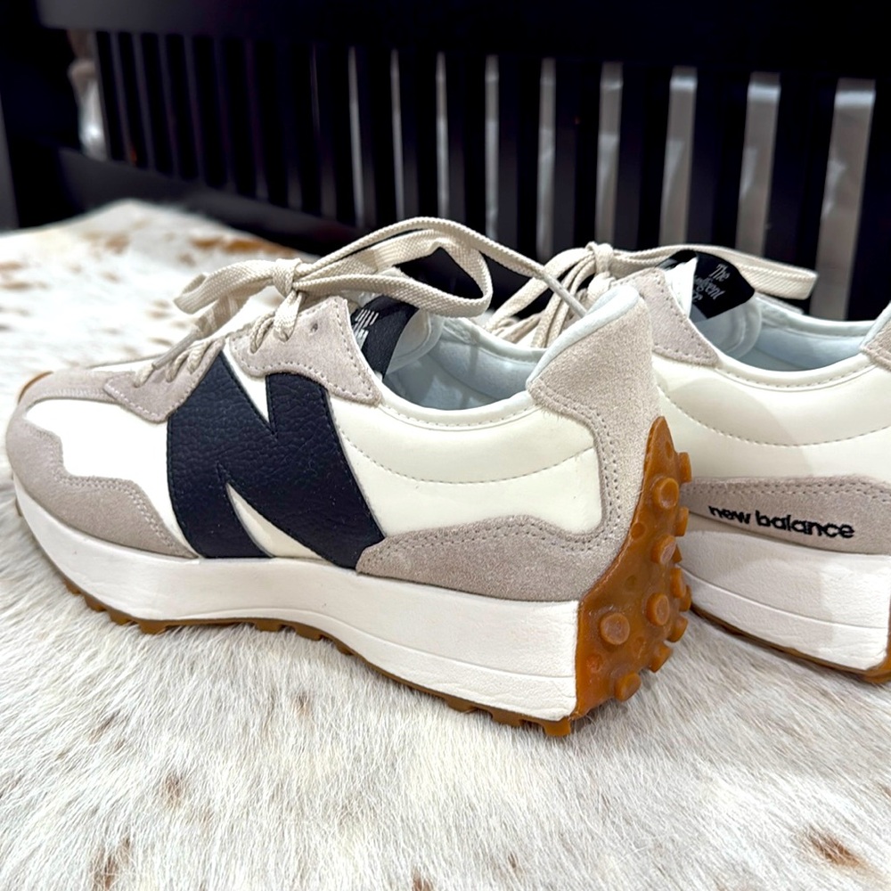 Womens New Balance 327 Athletic Shoe - Moonbeam / Black 8.5
